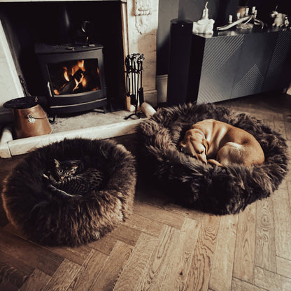British Sheepskin Round Pet Bed for Cats & Dogs: Brown Undyed / 50cm Diameter
