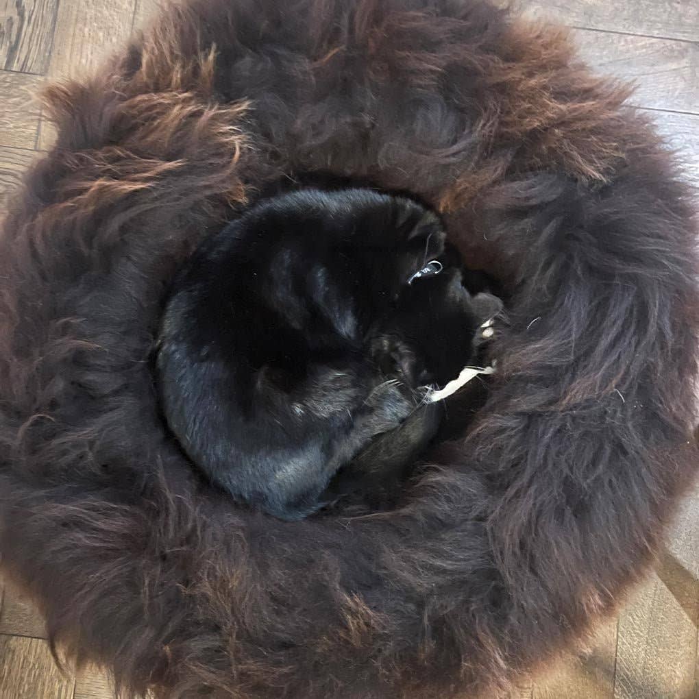 British Sheepskin Round Pet Bed for Cats & Dogs: Brown Undyed / 50cm Diameter