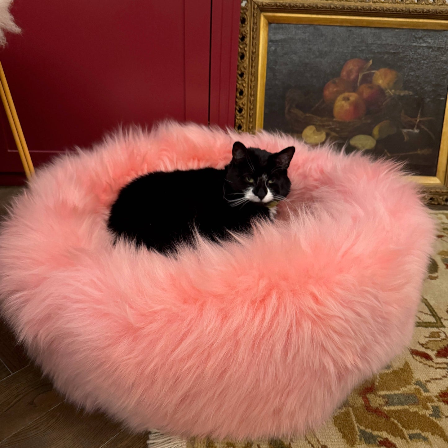 British Sheepskin Round Pet Bed for Cats & Dogs: Brown Undyed / 50cm Diameter